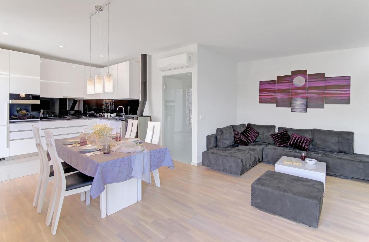 Apartment Moretic Gromaca Eksteriør billede